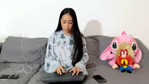 vanessaadol online show from February 25, 2026, 9:19 am