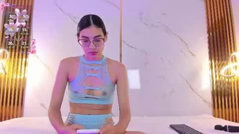 Vanessa online show from July 14, 2026, 7:19 pm