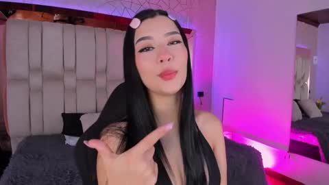 Snapshot of vanessaduval chatting on November 11, 2025, 4:01 am vanessaduval online show from November 11, 2025, 4:01 am