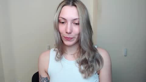 Snapshot of vanessakim_ chatting on April 8, 2026, 4:40 pm Vanessa online show from April 8, 2026, 4:40 pm