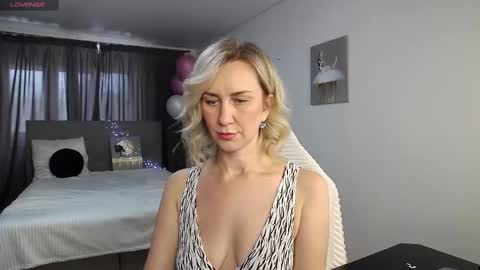 Snapshot of vanessakleiner chatting on March 1, 2025, 11:50 am Vanessa online show from March 1, 2025, 11:50 am