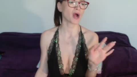 Snapshot of vanessalarahot chatting on June 19, 2026, 9:35 am Vanessa online show from June 19, 2026, 9:35 am