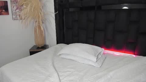 vanessascott_ online show from July 23, 2026, 6:00 am