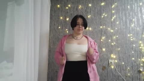 vanessashadow online show from March 4, 2026, 4:02 pm