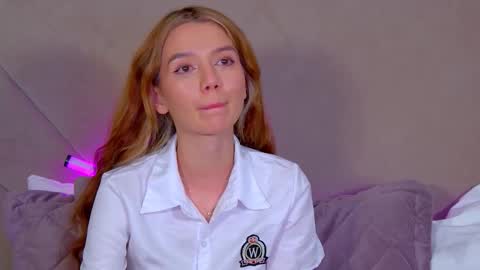 Snapshot of vanessavienne chatting on February 3, 2026, 2:53 am VanessaVienne online show from February 3, 2026, 2:53 am