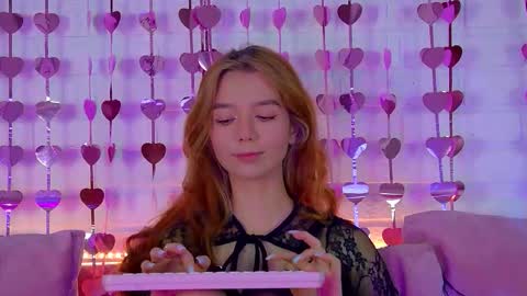 Snapshot of vanessavienne chatting on February 10, 2026, 5:39 pm VanessaVienne online show from February 10, 2026, 5:39 pm