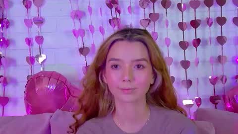 Snapshot of vanessavienne chatting on February 15, 2026, 4:25 pm VanessaVienne online show from February 15, 2026, 4:25 pm