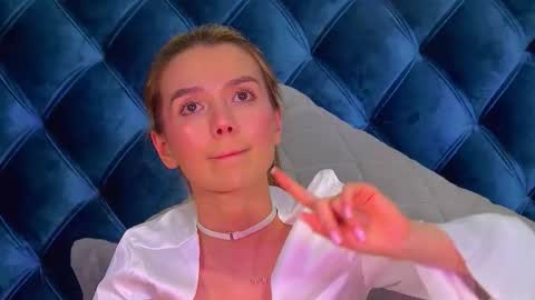 Snapshot of vanessavienne chatting on March 8, 2026, 2:15 am VanessaVienne online show from March 8, 2026, 2:15 am