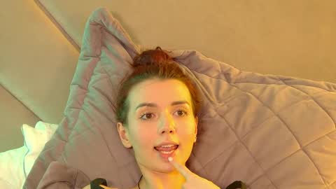 Snapshot of vanessavienne chatting on June 8, 2026, 1:39 am VanessaVienne online show from June 8, 2026, 1:39 am