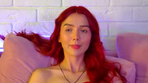 Snapshot of vanessavienne chatting on June 19, 2026, 5:17 pm VanessaVienne online show from June 19, 2026, 5:17 pm