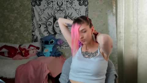 Snapshot of vanilla_arya chatting on March 10, 2025, 10:15 am Adelina online show from March 10, 2025, 10:15 am