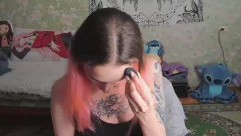 Snapshot of vanilla_arya chatting on October 23, 2025, 10:03 am Adelina online show from October 23, 2025, 10:03 am