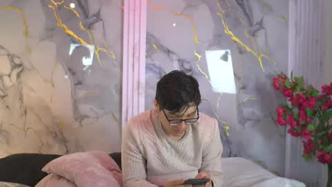 vanilla_hot_ online show from October 23, 2025, 1:43 pm