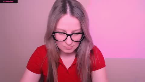 Mia online show from April 29, 2026, 5:06 pm