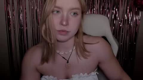 Snapshot of vanillalivitski chatting on September 8, 2025, 4:06 pm Vanilla online show from September 8, 2025, 4:06 pm