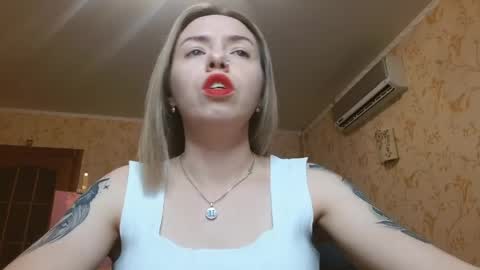 VanillaMuffin online show from May 2, 2026, 12:21 pm