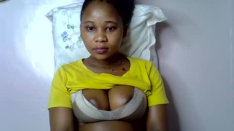 Snapshot of vanillavenus chatting on October 28, 2025, 10:45 pm vanillavenus online show from October 28, 2025, 10:45 pm