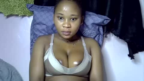 Snapshot of vanillavenus chatting on November 16, 2025, 11:32 pm vanillavenus online show from November 16, 2025, 11:32 pm