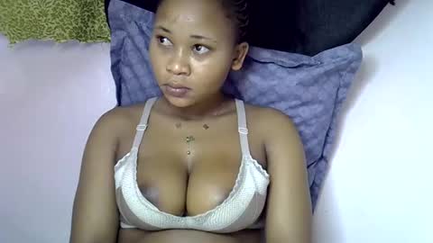 Snapshot of vanillavenus chatting on November 22, 2025, 4:55 am vanillavenus online show from November 22, 2025, 4:55 am