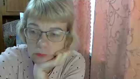 Snapshot of vanillaxcreamy chatting on December 5, 2024, 9:28 am Vanillaxcreamy online show from December 5, 2024, 9:28 am