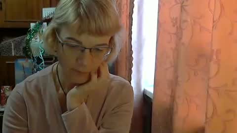Snapshot of vanillaxcreamy chatting on December 20, 2024, 10:05 am Vanillaxcreamy online show from December 20, 2024, 10:05 am