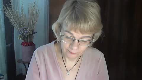 Snapshot of vanillaxcreamy chatting on January 15, 2025, 10:27 am Vanillaxcreamy online show from January 15, 2025, 10:27 am
