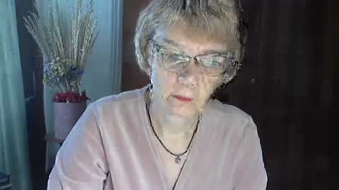 Snapshot of vanillaxcreamy chatting on January 30, 2025, 10:08 am Vanillaxcreamy online show from January 30, 2025, 10:08 am