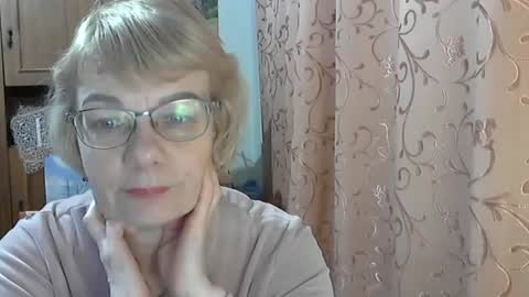 Snapshot of vanillaxcreamy chatting on February 8, 2025, 3:31 pm Vanillaxcreamy online show from February 8, 2025, 3:31 pm