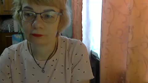 Snapshot of vanillaxcreamy chatting on February 16, 2025, 11:05 am Vanillaxcreamy online show from February 16, 2025, 11:05 am