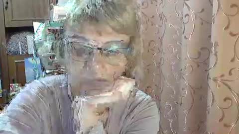 Snapshot of vanillaxcreamy chatting on February 19, 2025, 3:38 pm Vanillaxcreamy online show from February 19, 2025, 3:38 pm