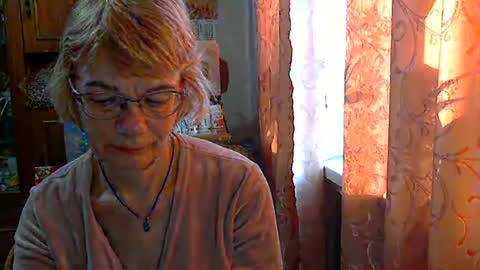 Snapshot of vanillaxcreamy chatting on February 26, 2025, 2:14 pm Vanillaxcreamy online show from February 26, 2025, 2:14 pm