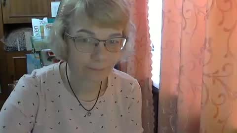 Snapshot of vanillaxcreamy chatting on March 1, 2025, 8:34 am Vanillaxcreamy online show from March 1, 2025, 8:34 am