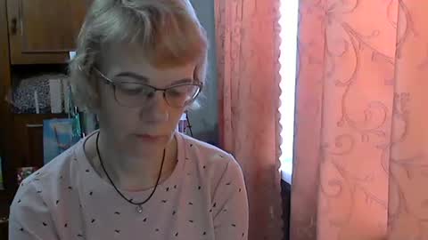 Snapshot of vanillaxcreamy chatting on March 5, 2025, 9:38 am Vanillaxcreamy online show from March 5, 2025, 9:38 am