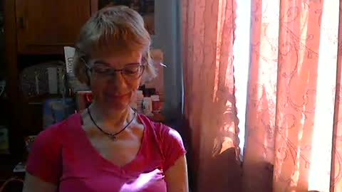 Snapshot of vanillaxcreamy chatting on March 11, 2025, 11:33 am Vanillaxcreamy online show from March 11, 2025, 11:33 am