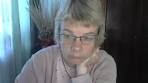 Snapshot of vanillaxcreamy chatting on October 18, 2025, 8:59 am Vanillaxcreamy online show from October 18, 2025, 8:59 am