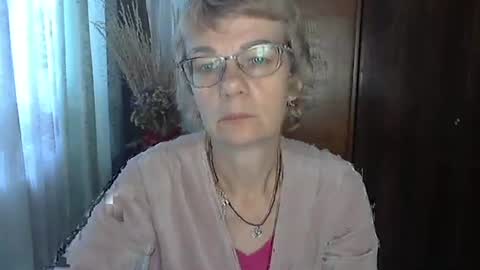 Snapshot of vanillaxcreamy chatting on November 1, 2025, 8:49 am Vanillaxcreamy online show from November 1, 2025, 8:49 am