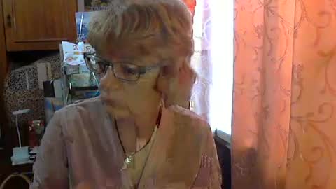 Vanillaxcreamy online show from February 19, 2026, 8:21 am