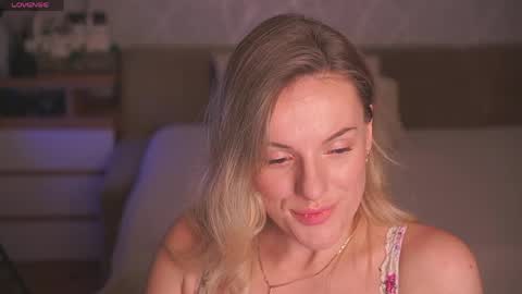 Sophie online show from May 1, 2026, 12:48 am