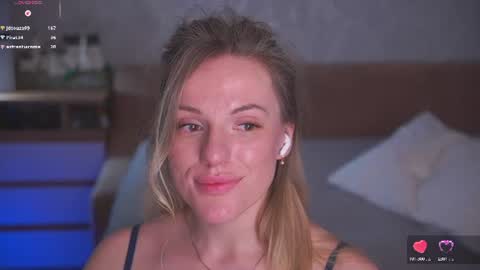 Sophie online show from June 22, 2026, 3:25 am