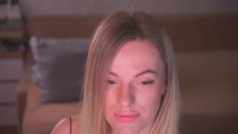 Sophie online show from July 7, 2026, 10:03 pm