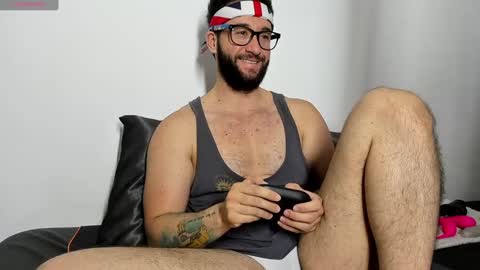 Van online show from March 3, 2025, 5:18 pm