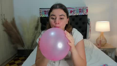 Vannesa online show from April 22, 2026, 11:06 pm