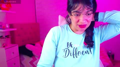 Vanesa online show from December 6, 2024, 2:13 am