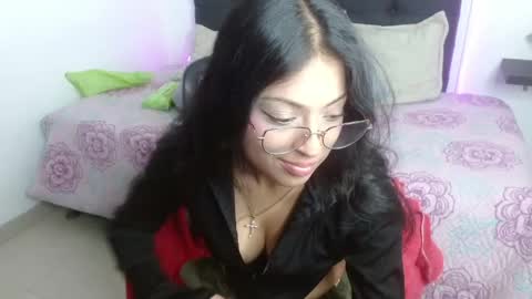 Snapshot of vannesweet_ chatting on June 4, 2026, 8:26 pm vane online show from June 4, 2026, 8:26 pm