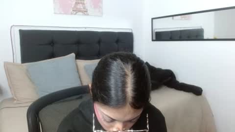 Snapshot of vannesweet_ chatting on July 5, 2026, 9:00 pm vane online show from July 5, 2026, 9:00 pm