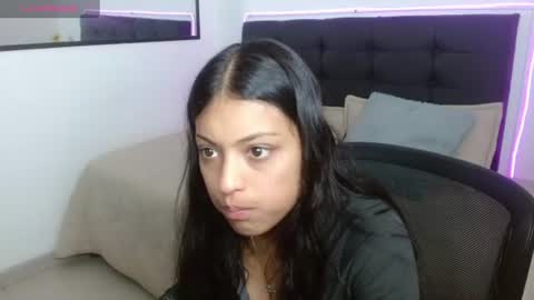 Snapshot of vannesweet_ chatting on July 20, 2026, 7:49 pm vane online show from July 20, 2026, 7:49 pm