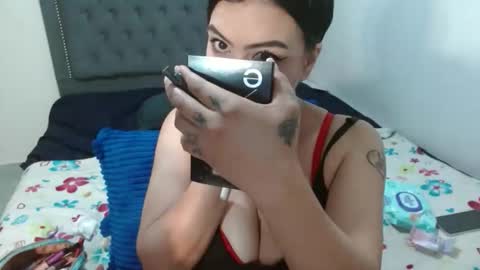 Vannesa online show from March 18, 2026, 1:20 am