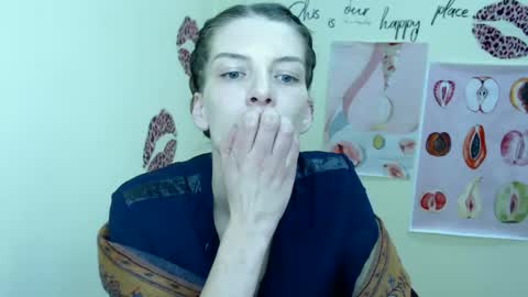 Snapshot of vanrey_ chatting on March 7, 2025, 11:29 am Vanessa online show from March 7, 2025, 11:29 am