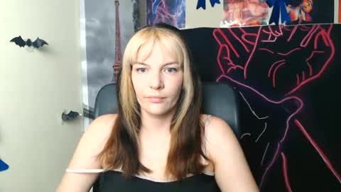 Vanessa online show from June 21, 2026, 6:38 am