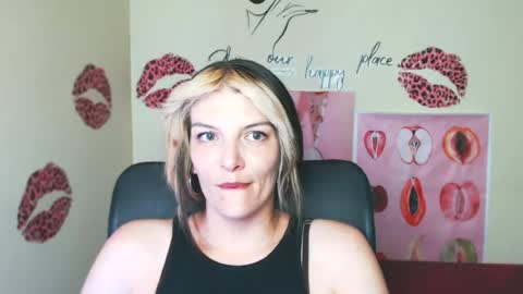 Vanessa online show from June 26, 2026, 6:40 am